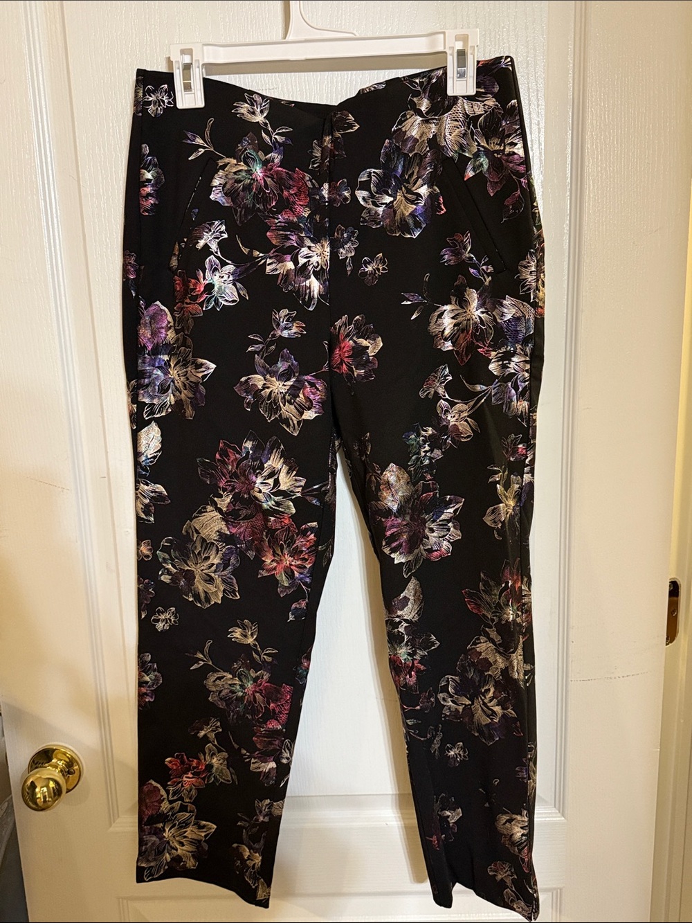 Chico's Black Floral Straight Leg Ponte Pants